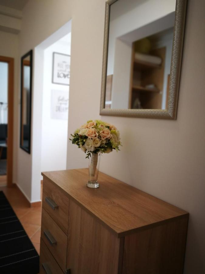 Voeroesmarty Apartman Miskolc - Belvaros - Downtown מראה חיצוני תמונה