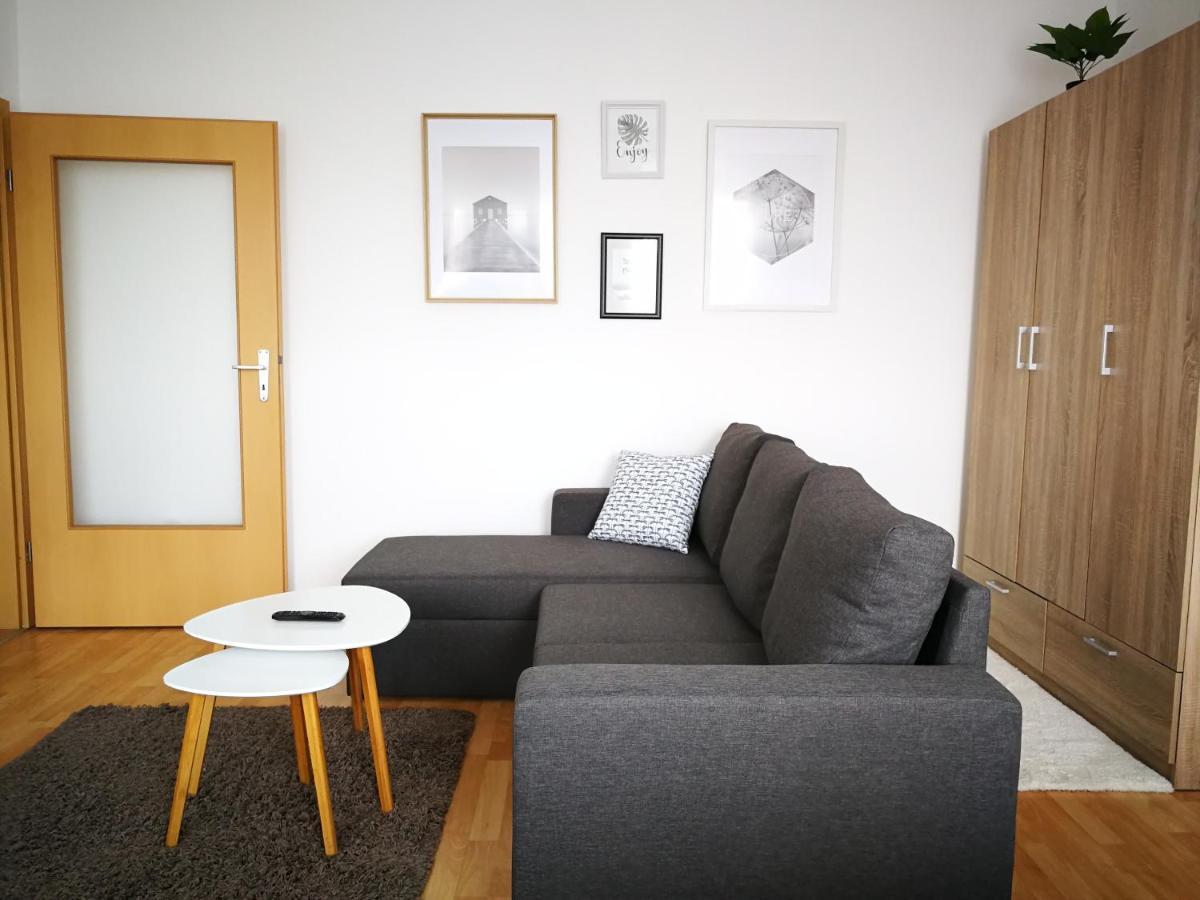 Voeroesmarty Apartman Miskolc - Belvaros - Downtown מראה חיצוני תמונה
